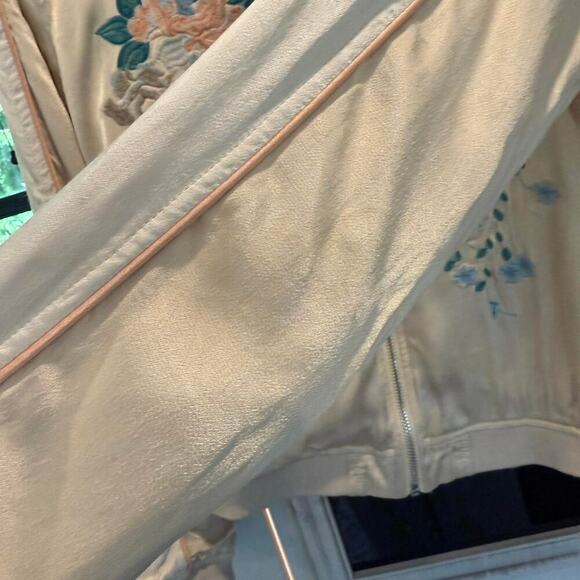 Blank nyc pink floral embroidered - Picture 7 of 7